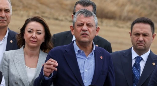Özgür Özel'den Erdoğan'a: Trump beni o kadar övse yerin dibine girerim!