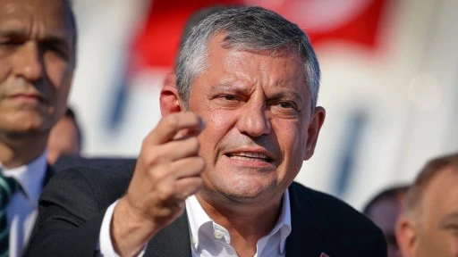 &Ouml;zg&uuml;r &Ouml;zel: Dimdik ayaktayız, bizi yıkamayacaklar...