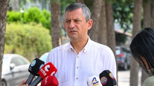 Özgür Özel'den Manisa'da çarpıcı sözler: 'Bu cendereden çıkar, 300'ü aşarız'