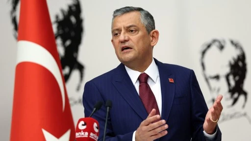 &Ouml;zg&uuml;r &Ouml;zel'den 'Nevruz' mesajı: Bahar, mutlaka gelir...