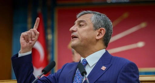 &Ouml;zg&uuml;r &Ouml;zel'den 'se&ccedil;im' &ccedil;ağrısı: 55 vekilin istifasını getirmeyen namerttir!
