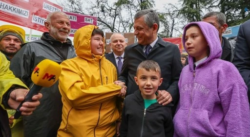&Ouml;zg&uuml;r &Ouml;zel, direnişteki Doruk Madencilik iş&ccedil;ilerini ziyaret etti