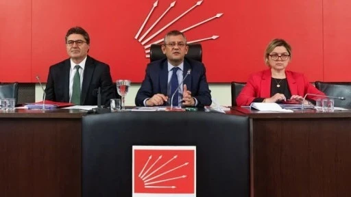 &Ouml;zg&uuml;r &Ouml;zel ekibi Parti Meclisi'nden istifa etti!