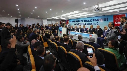 Özgür Özel, Gaziantep'te partililerle bir araya geldi