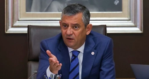 &Ouml;zg&uuml;r &Ouml;zel, Le Monde'a yazdı: YENİ Parti olarak farklı bir gelecek &ouml;neriyoruz