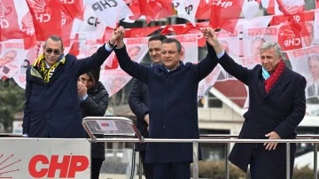 Özgür Özel: Mansur Yavaş rekor kıracak, Beşikçioğlu beşikten komiser