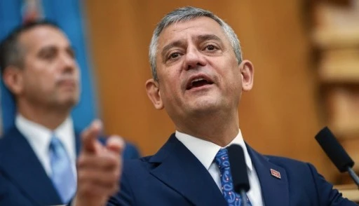 &Ouml;zg&uuml;r &Ouml;zel: Sokakta iki ses duyuyorum...