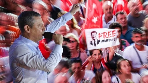 Özgür Özel: Tüm CHP'lilere sesleniyorum, asla ve asla korkmayın!