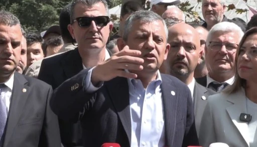 &Ouml;zg&uuml;r &Ouml;zel: &Uuml;&ccedil; kişi g&ouml;zaltındayken yapacakları se&ccedil;imle &Uuml;sk&uuml;dar&rsquo;a &ccedil;&ouml;kecekler!