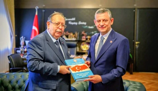 &Ouml;zg&uuml;r &Ouml;zel, YSK Başkanı Ahmet Yener ile bir araya geldi