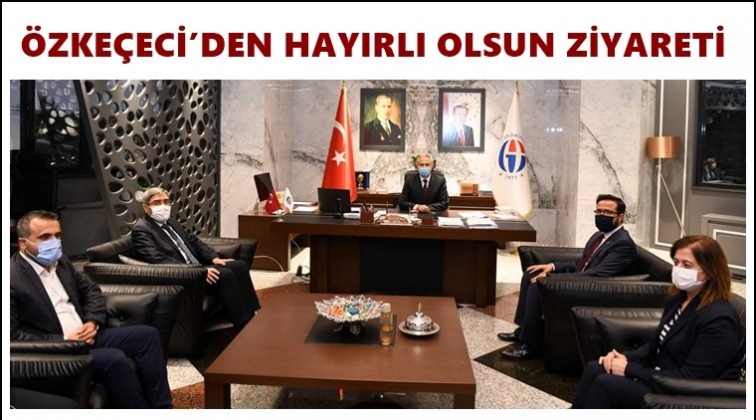 &Ouml;zke&ccedil;eci&rsquo;den Rekt&ouml;r &Ouml;zaydın&rsquo;a ziyaret