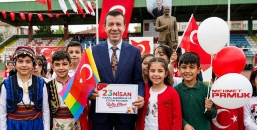 Pamuk: 23 Nisan çocukların geleceği, milletin İstikbalidir...