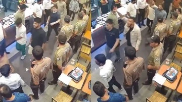 Polis ve bekçiler Starbucks baskınına müdahale etmemiş!