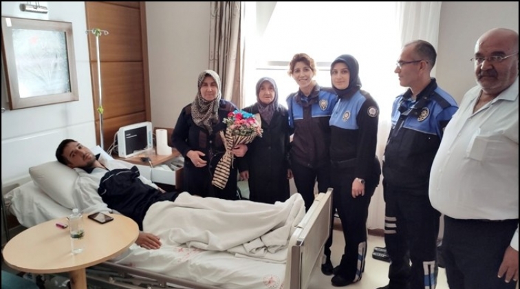 Polislerden yaralı Mehmet&ccedil;iğe ziyaret