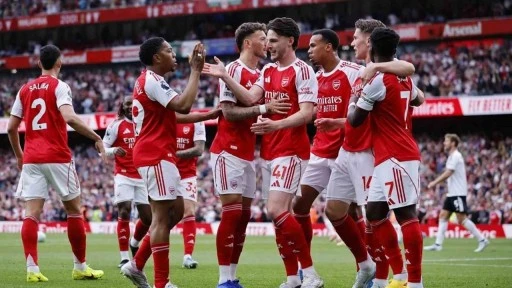 Premier Lig'de şampiyon 22 yıl sonra Arsenal!