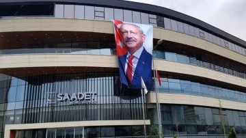 Saadet Partisi Genel Merkezi'nde dev Kılıçdaroğlu posteri
