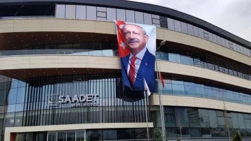 Saadet Partisi Genel Merkezi'nde dev Kılı&ccedil;daroğlu posteri