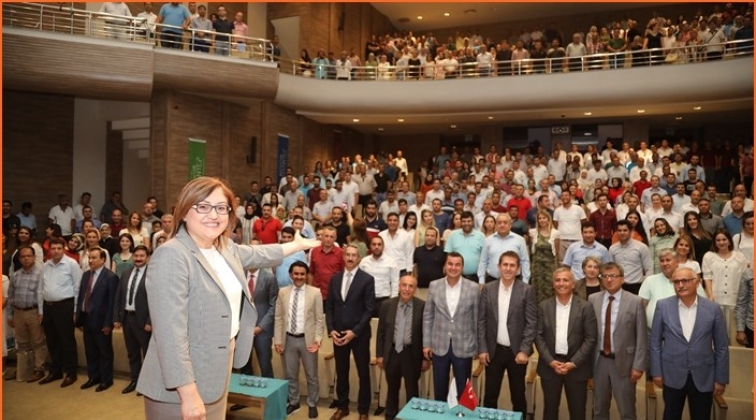 Şahin, belediye &ccedil;alışanlarıyla bayramlaştı