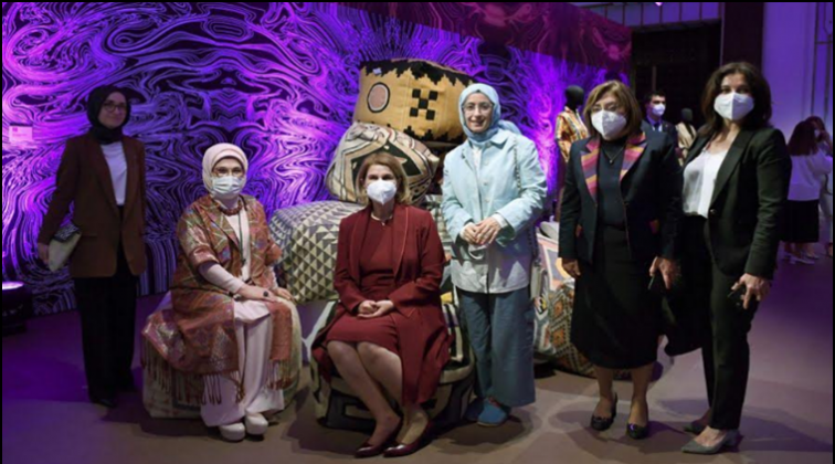 Şahin, Beştepe'de sergiye katıldı...