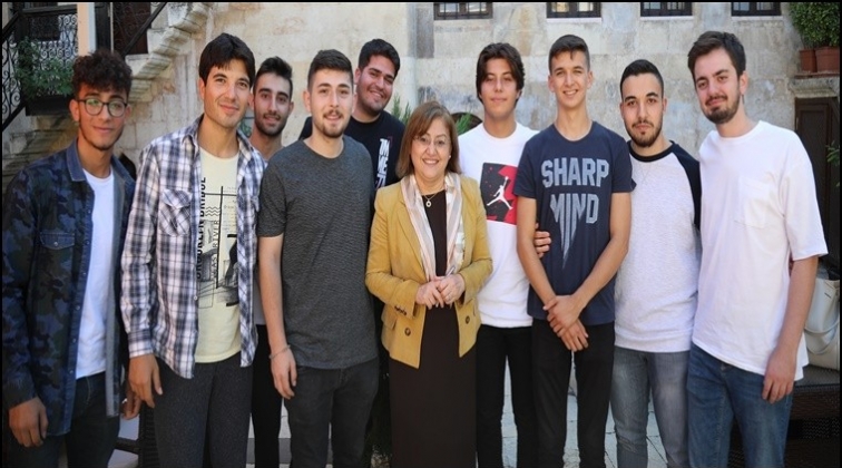 Şahin, &ouml;ğrencileri ziyaret etti...