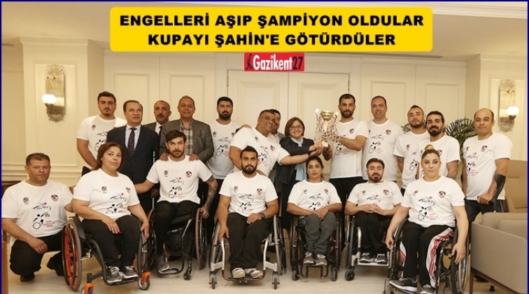 Şahin, şampiyonları ağırladı