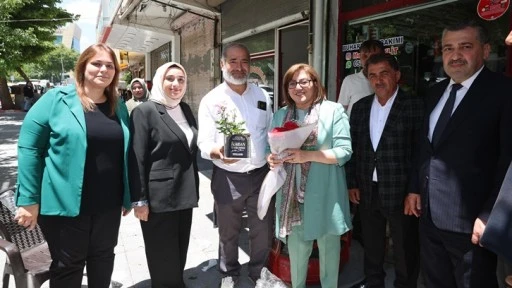 Şahin ve Güler’den esnafa bayram ziyareti