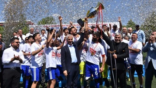 Şahinbey Ampute şampiyonluk kupasını kaldırdı