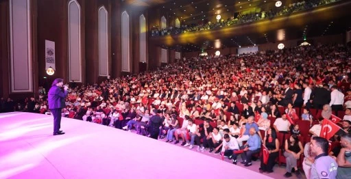 Şahinbey Belediyesi, Ahmet Şafak&rsquo;ı Gazianteplilerle buluşturdu