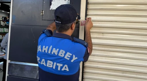 Şahinbey'de bozuk &uuml;r&uuml;n satan d&ouml;nerci kapatıldı 