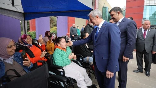 Şahinbey'den, 177 engelli vatandaşa tekerlekli sandalye