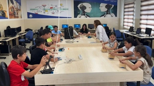 Şahinbey'den çocuklara robotik kodlama eğitimi