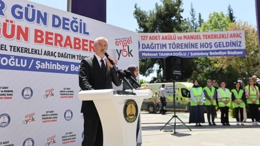 Şahinbey'den tekerlekli sandalye dağıtımı