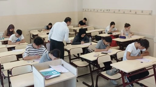 Şahinbey'den üniversiteye hazırlanan öğrencilere ücretsiz sınav