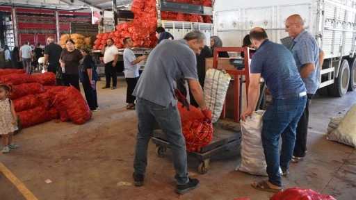 Şahinbey'in “Üreticiden Tüketiciye Tarla Fiyatına” projesi hayata geçti
