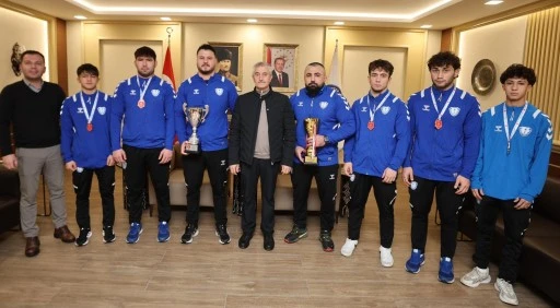 Şahinbey'li g&uuml;reş&ccedil;ilerden b&uuml;y&uuml;k başarı 