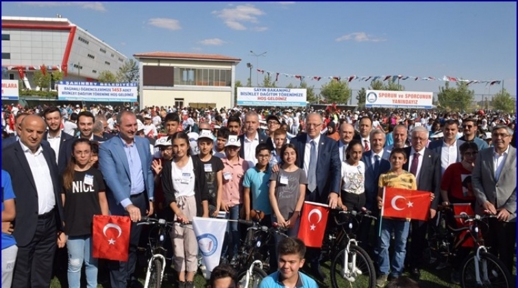 Şahinbey'den gen&ccedil;lere 1453 bisiklet