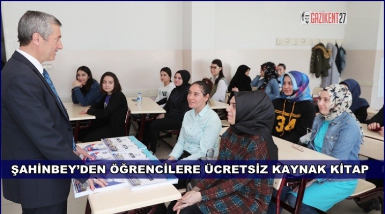 Şahinbey'den &ouml;ğrencilere &uuml;cretsiz kitap dağıtımı