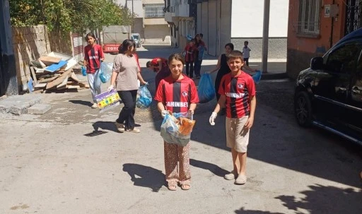 Şahinbeyli çocuklardan örnek davranış 