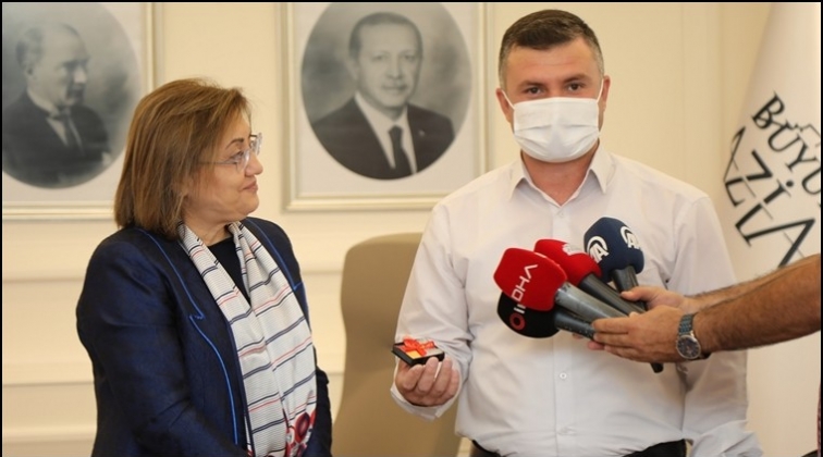 Şahin'den kahraman şof&ouml;re &ouml;d&uuml;l...