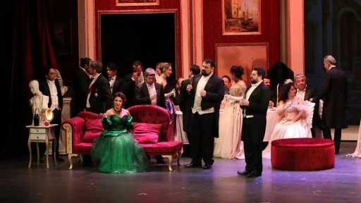Samsun Devlet Opera ve Balesi 'La Traviata' operasını sahneledi