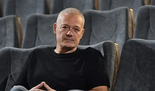 Sanat&ccedil;ı Levent &Uuml;z&uuml;mc&uuml; g&ouml;zaltına alındı