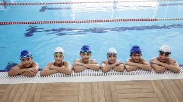 Sanko Okulları'nın yüzme başarısı...