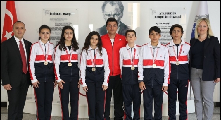 Sanko Okulları Tenis Takımı bölge birincisi oldu