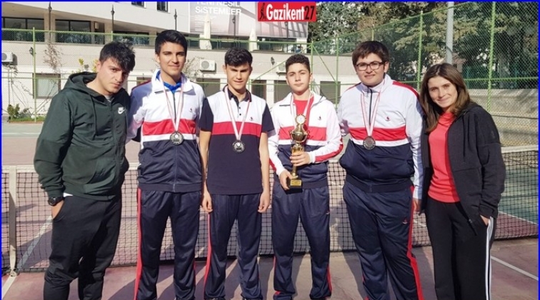 Sanko Okulları tenis takımı il ikincisi