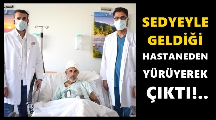 Sedyeyle geldiği hastaneden y&uuml;r&uuml;yerek &ccedil;ıktı...