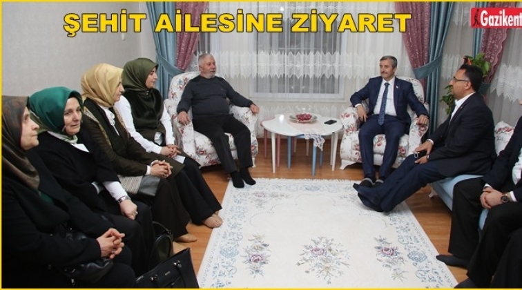Şehit ailesini ziyaret