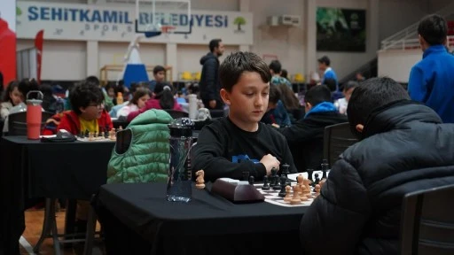 Şehitkamil'de 5. Geleneksel Veysel G&uuml;neş Anma Satran&ccedil; Turnuvası