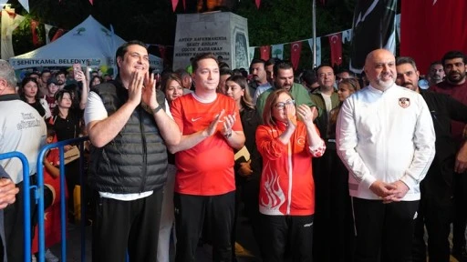 Şehitkamil'de Bayraklı Gençlik Yürüyüşü 