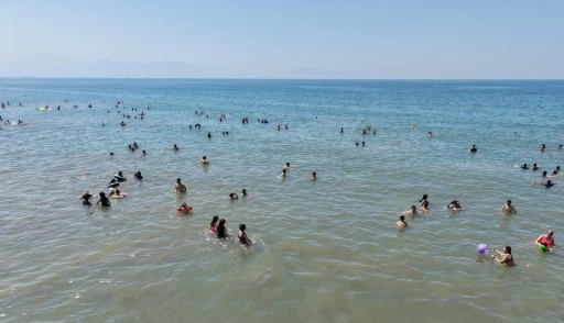 Şehitkamil'den gen&ccedil;lere karne hediyesi deniz kampı 