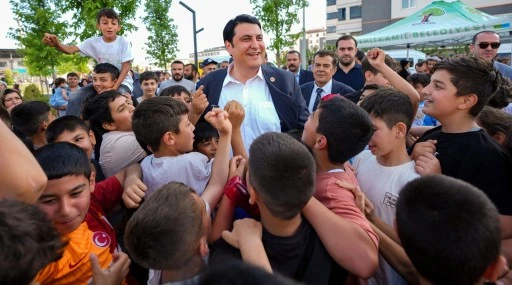 Şehitkamil'den ilk ve ortaokul &ouml;ğrencilerine 8 bin TL 
